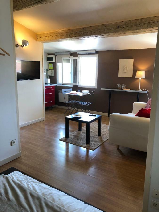 Sous Le Toit Pres De La Cathedrale St.Pierre Apartment Montpellier Luaran gambar